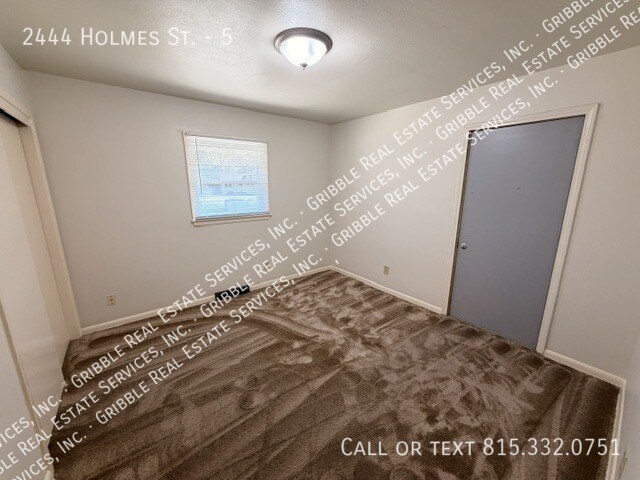 Building Photo - 2444 Holmes St