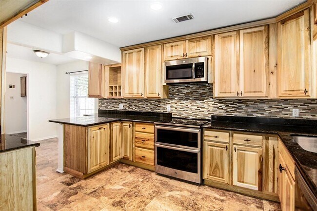 Building Photo - 505 Heathgate Dr
