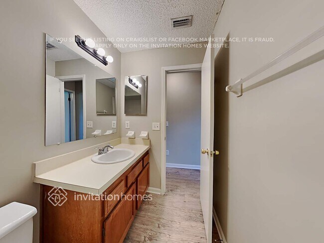 Building Photo - 4502 Crosstie Rd S