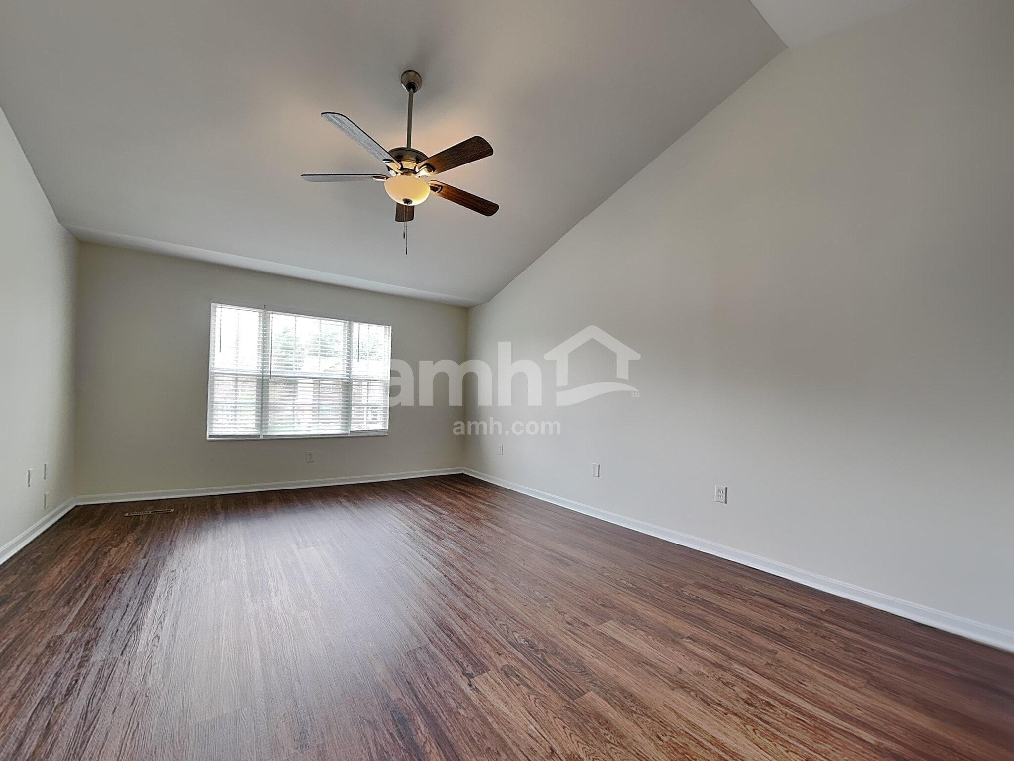 Building Photo - 2819 Coachlight Ln