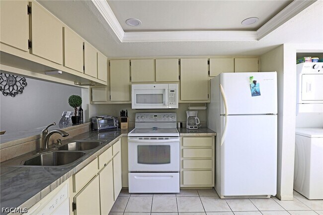 Building Photo - 15178 Parkside Dr