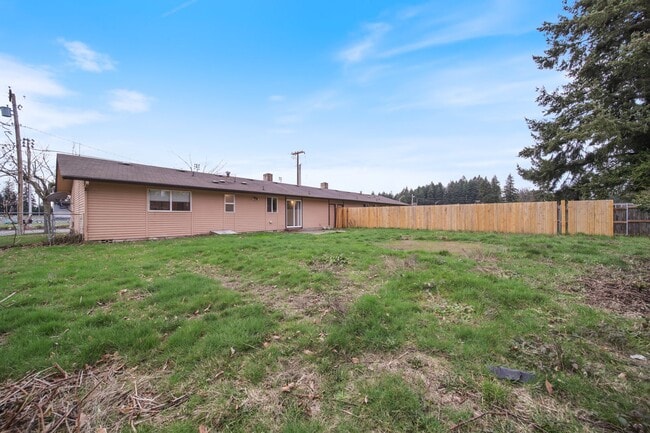 Building Photo - 4218 6th Ave NE