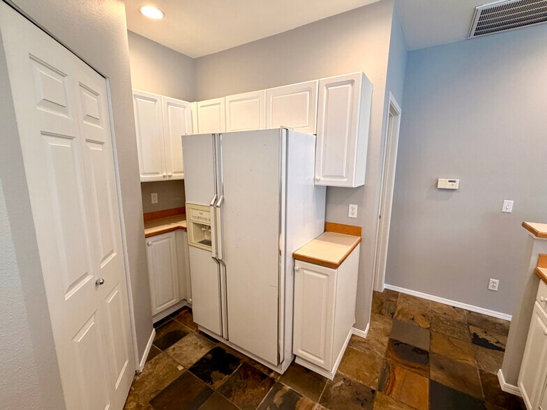 Building Photo - 440 S 51st Ct