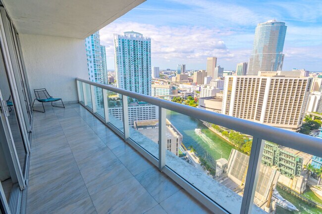 Building Photo - 485 Brickell Ave