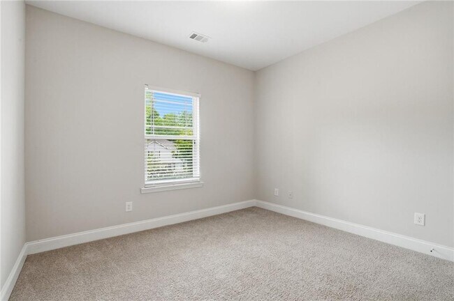 Building Photo - 612 Stevens Pl