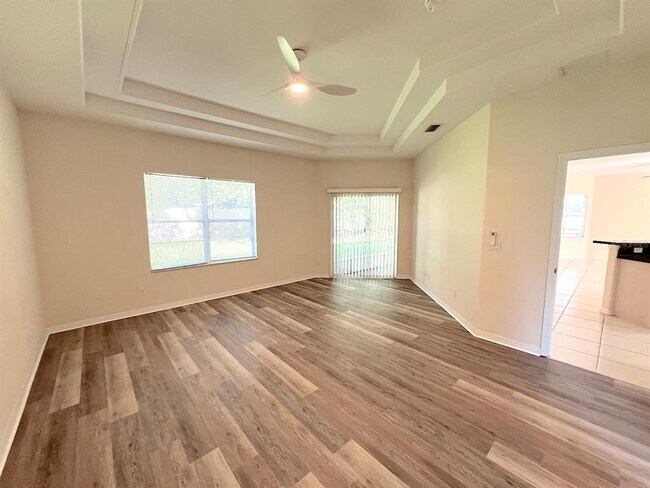 Building Photo - 16 Zorlou Ct