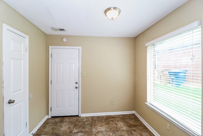 Building Photo - 9167 Valkrie Ln