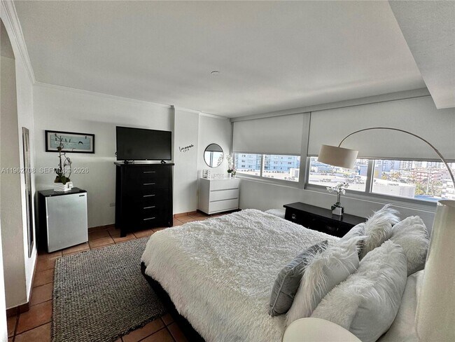 Building Photo - 7135 Collins Ave