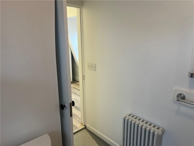 Building Photo - 14 Kay St