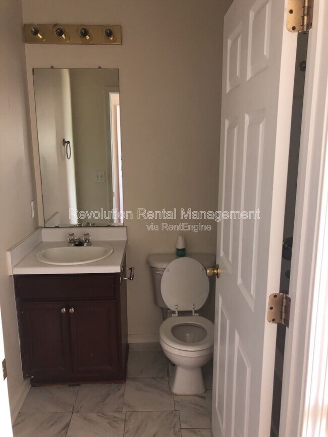 Building Photo - 2489 Tolliver Dr