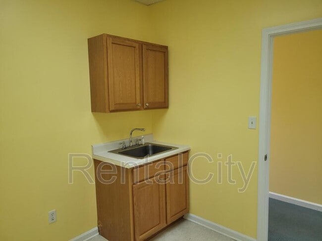 Building Photo - 1365 Flowering Dogwood Ln