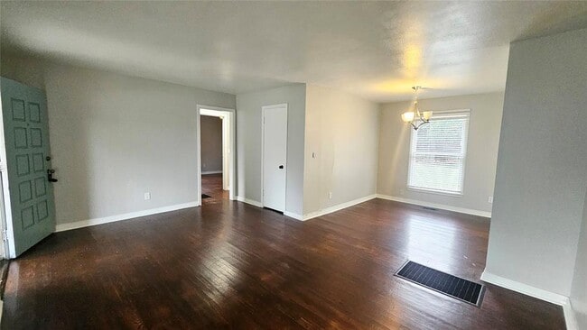 Building Photo - 3808 NW 31st St