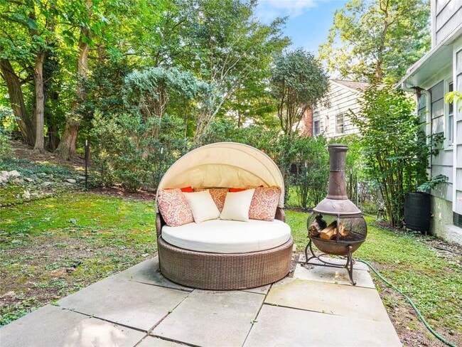 Building Photo - 1035 Shore Acres Dr