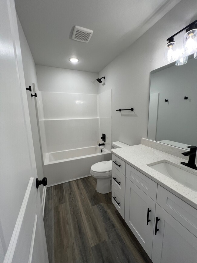 Building Photo - 79 SE 351st Rd