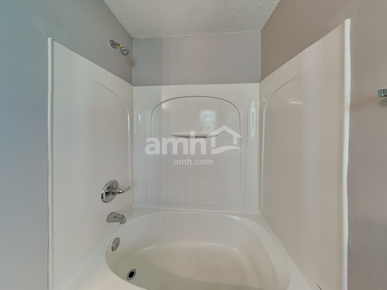 Building Photo - 312 Lameshur Ln