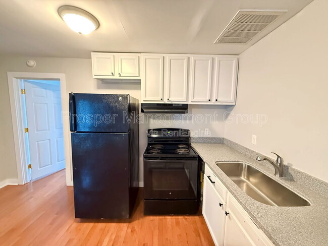 Building Photo - 35 Hanover St