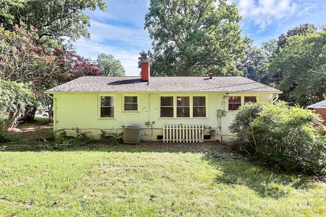 Building Photo - 228 Seneca Pl