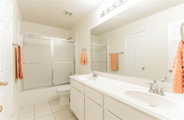 Building Photo - 4136 Los Altos Dr