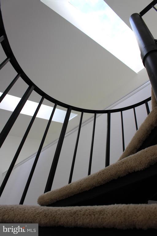 Building Photo - 2614C Auburn Ct