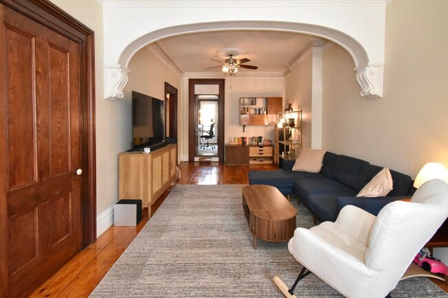 Building Photo - 214 8th St