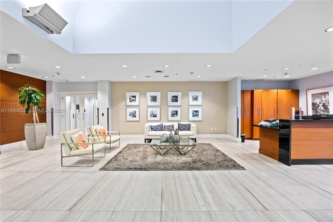 Building Photo - 1861 NW S River Dr