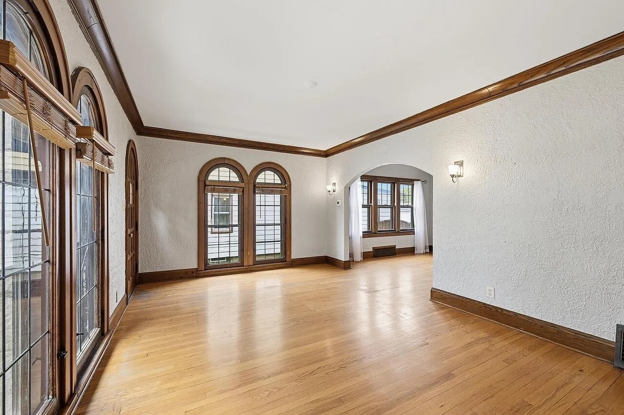 Building Photo - 3307 S Springfield Ave