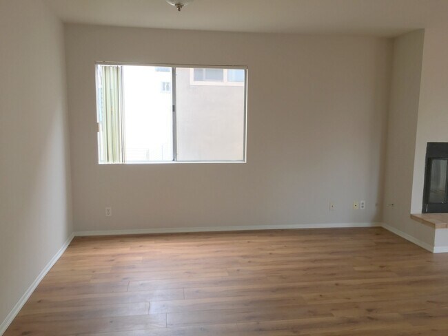 Building Photo - 4416 Highland Ave