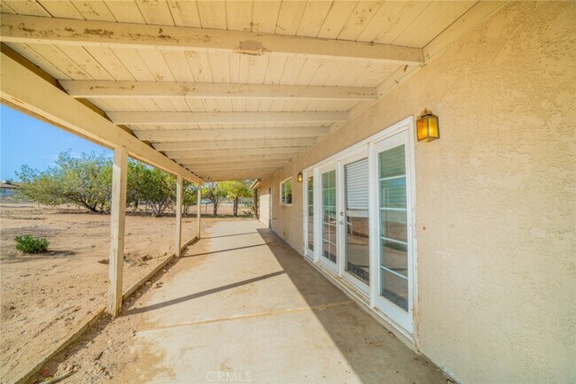 Building Photo - 17433 Sultana St