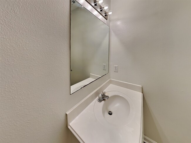 Building Photo - 3043 Crestbrook Bend Ln