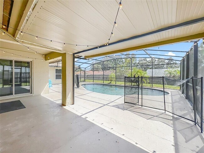 Building Photo - 9134 Sabal Palm Cir