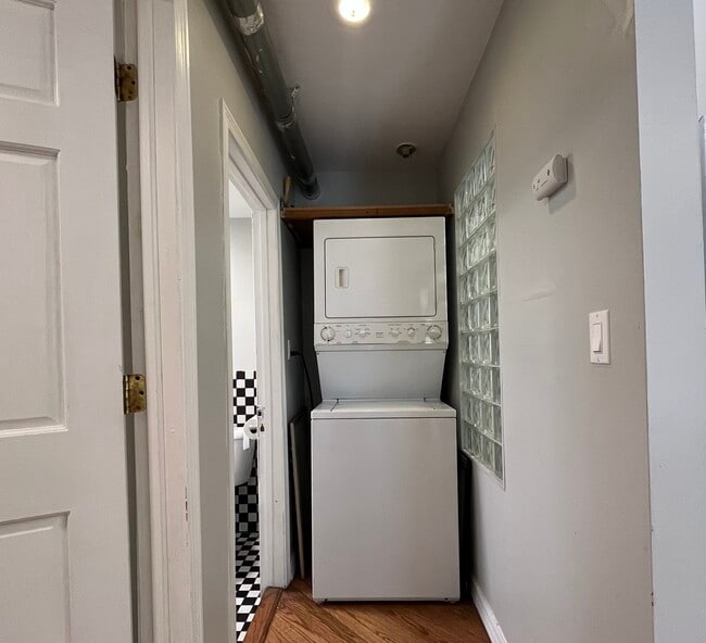 Building Photo - 2163 N Talman Ave