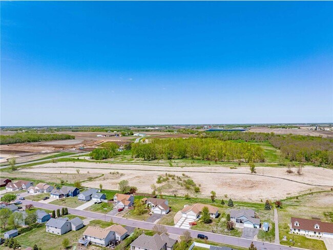 Building Photo - 2112 Blake Ave