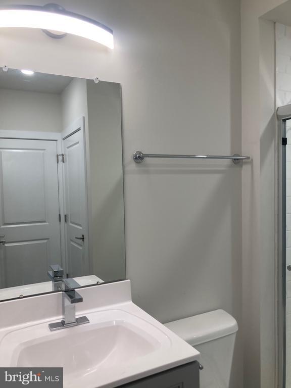 Building Photo - 2551 N Front St