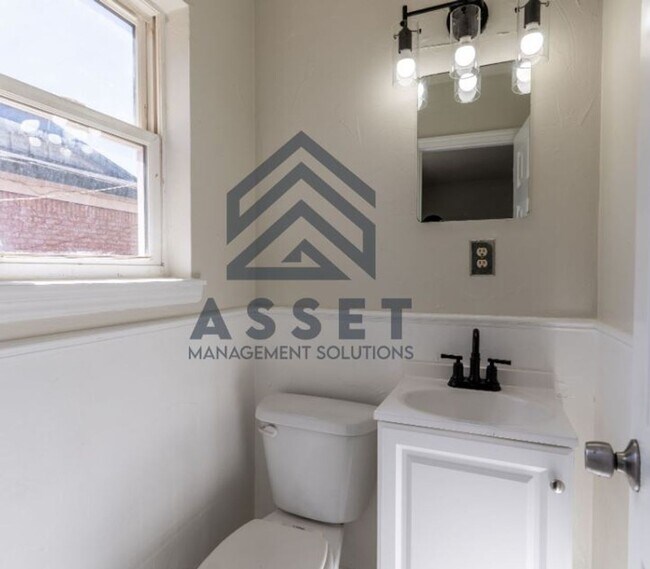 Building Photo - 4 Bedroom Available for Lease & Rent to Own!