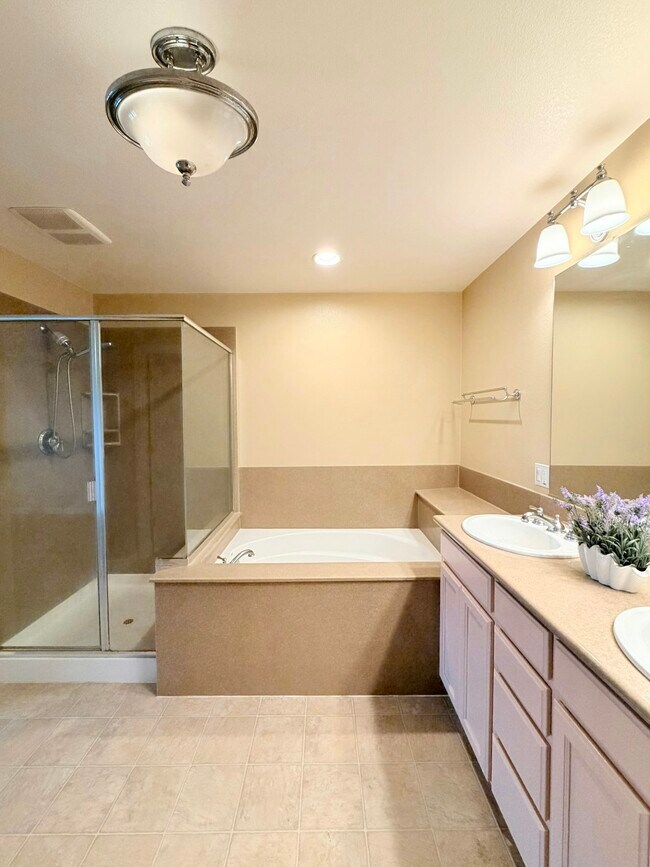 Building Photo - 6353 Byron Ln