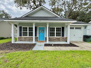 Building Photo - AVAILABLE OCTOBER 2025  [PET FRIENDLY]