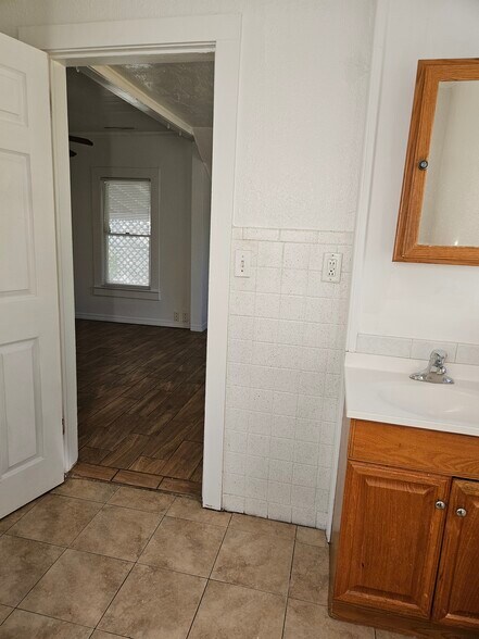 Master Bathroom - 1363 Tioga Ave