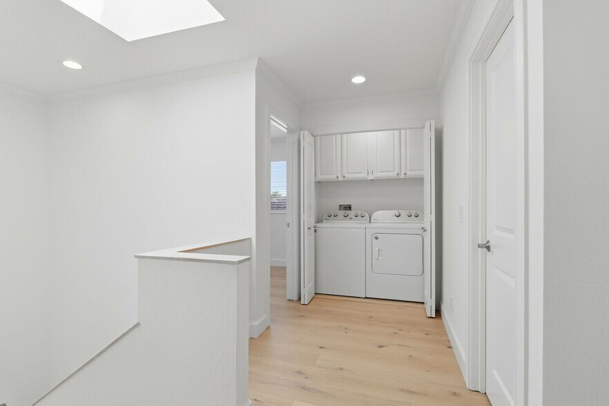 Building Photo - 1104 Lautrec Ter