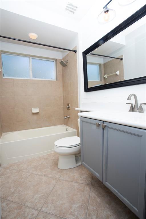 Building Photo - 15106 Kestrelrise Dr