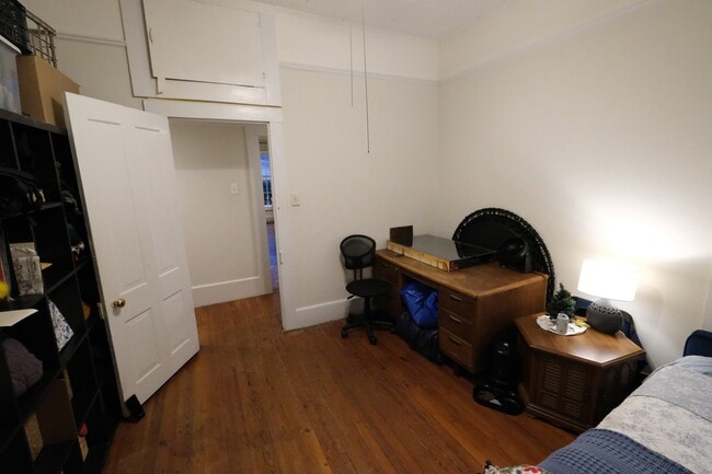 Building Photo - 179 Park Ave