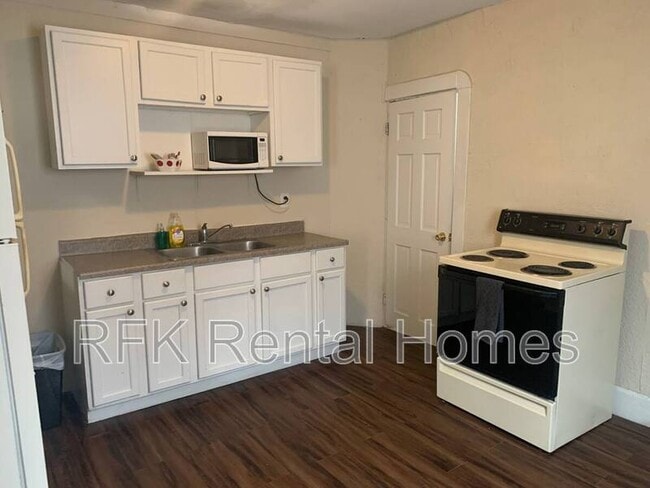 Building Photo - 1827 S Olive St