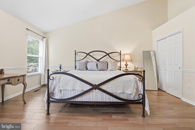 Building Photo - 47716 Bowline Terrace