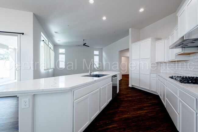 Building Photo - 4 Bedroom/3 Bath Home with Office and Paid Solar - $3395 Per Month!