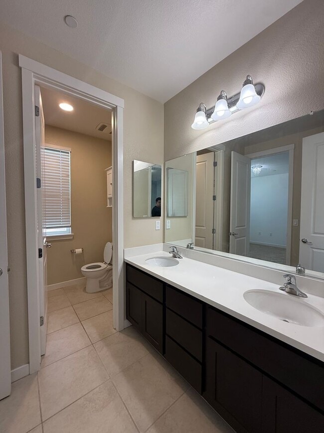 Building Photo - 1261 Damasco Ln