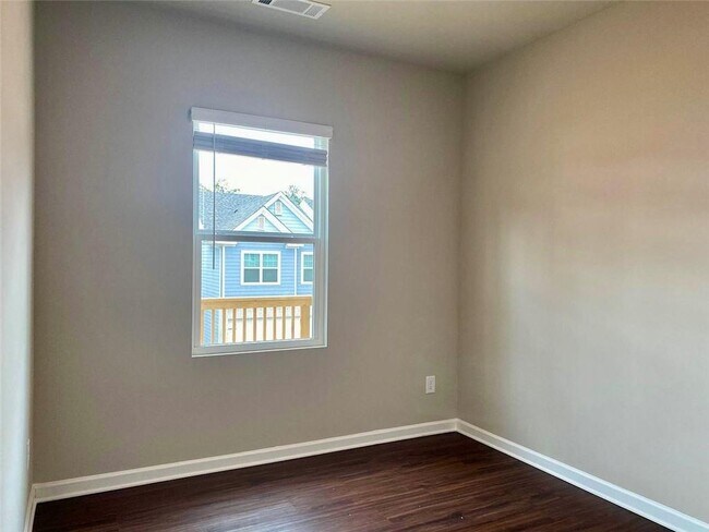 Building Photo - 537 Ruths Dr