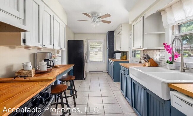 Building Photo - 3 br, 1 bath House - 2344 Gurley Dr.
