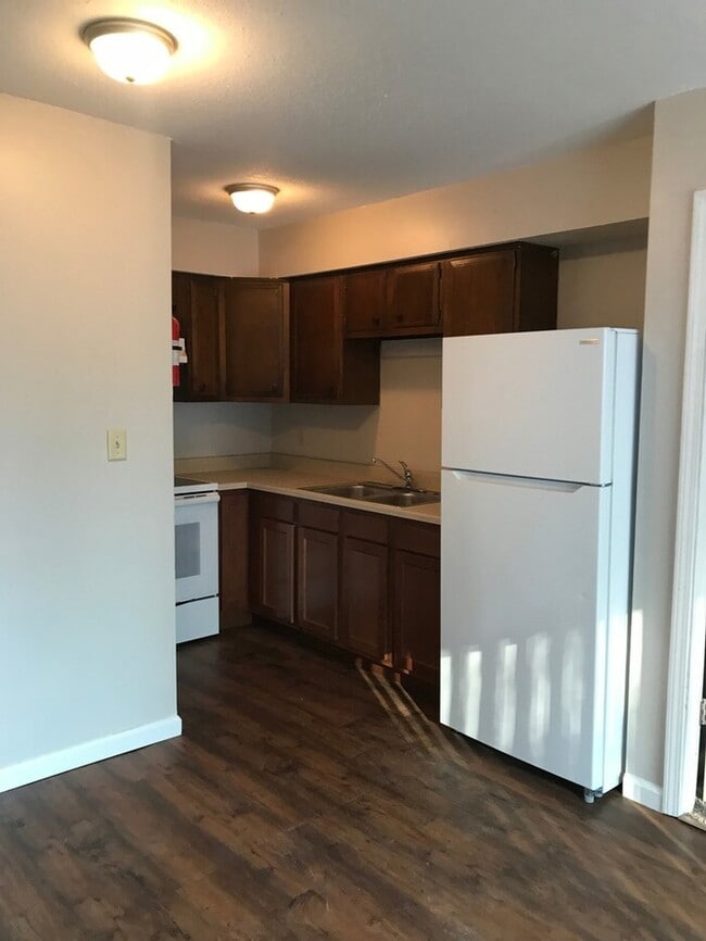 Primary Photo - 1 Bedroom Apartment Niles