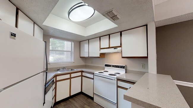 Kitchen - Safire at Matthews