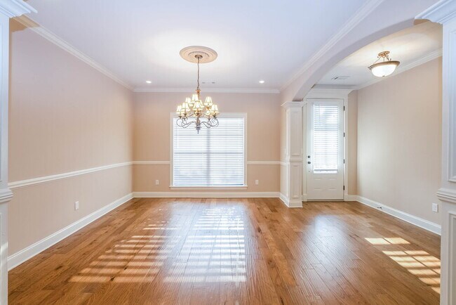 Building Photo - 65 Ridgefield Dr