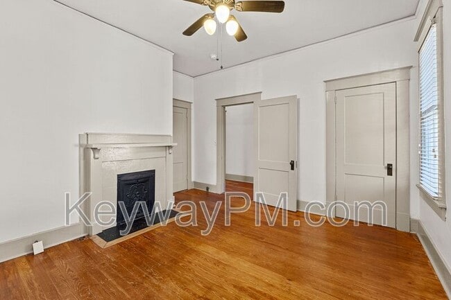 Building Photo - 108 4th St